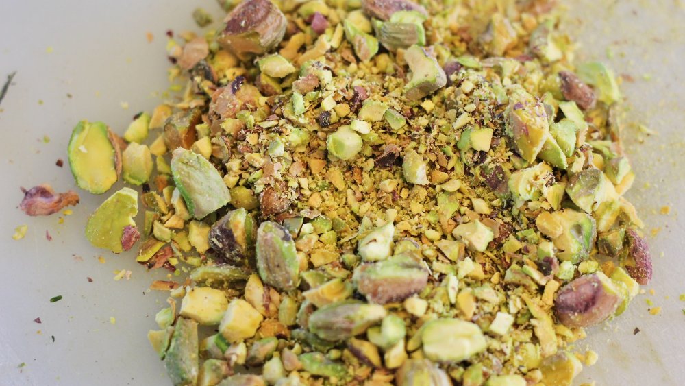 chopped pistachios for pistachio-crusted salmon