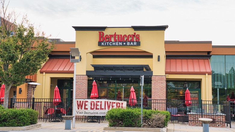 Bertucci's restaurant exterior