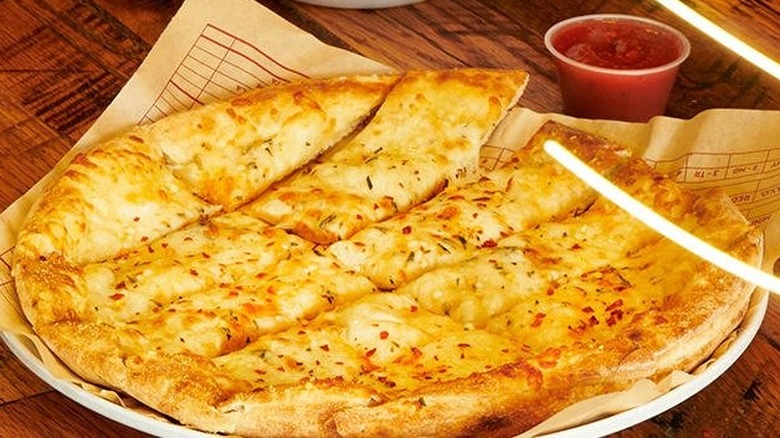 Mod Pizza cheese bread