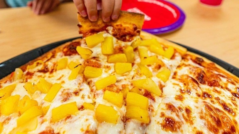 Chuck E Cheese pineapple thin 