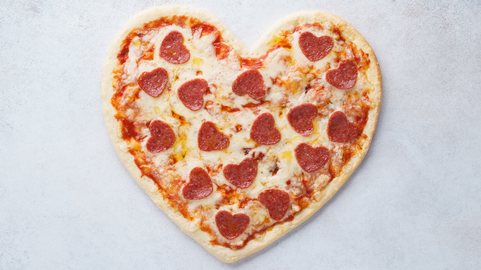 Pizza Hut's Bizarre Valentine's Day Proposal Deal You Probably Forgot About