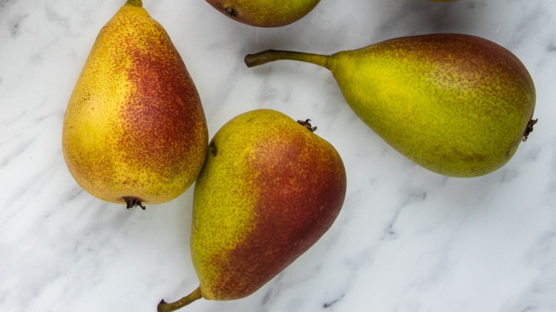 pears on kitchen counter