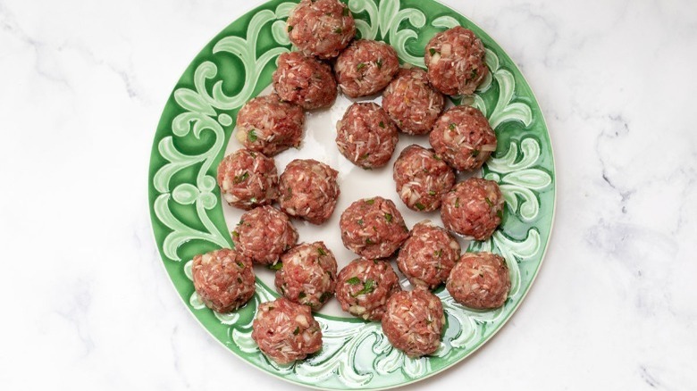 Rolled meatballs on a plate