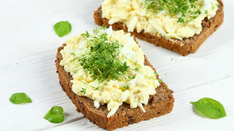 egg salad on toast