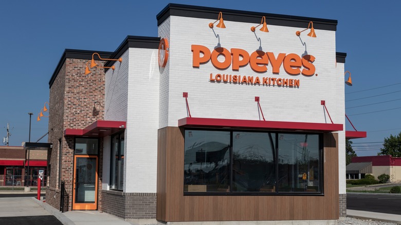 Popeyes restaurant exterior