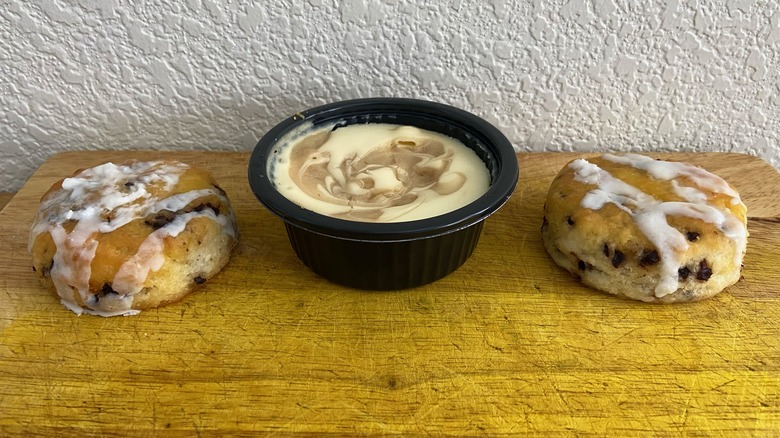 Popeyes Chocolate Chip Biscuit And Apple Caramel Cheesecake Cup Review