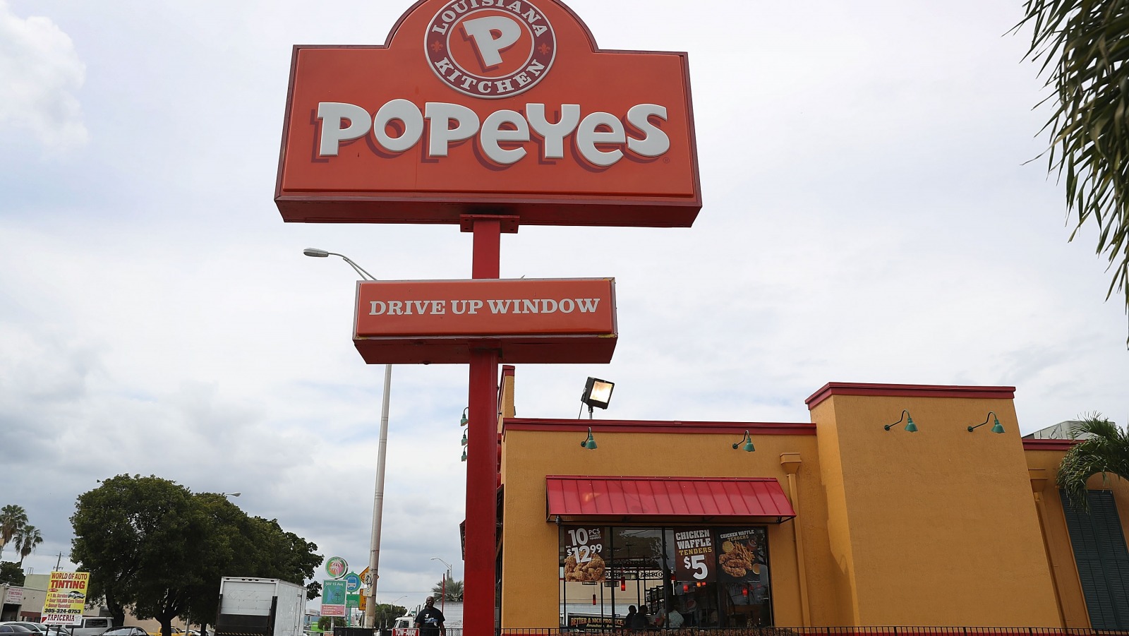 Popeyes Is Bringing Back Its Cajun-Style Turkey For Thanksgiving