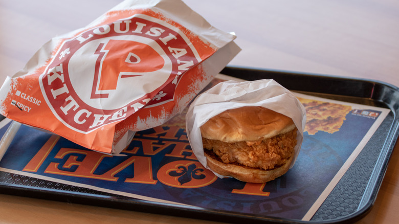 Popeyes chicken sandwich 