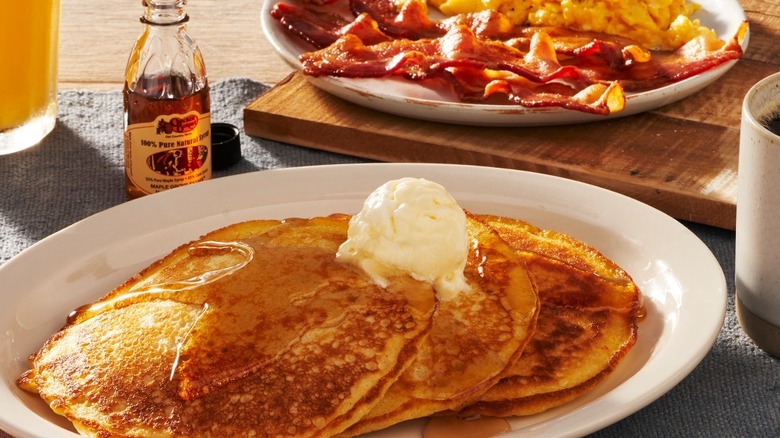 cracker barrel momma's pancake breakfast