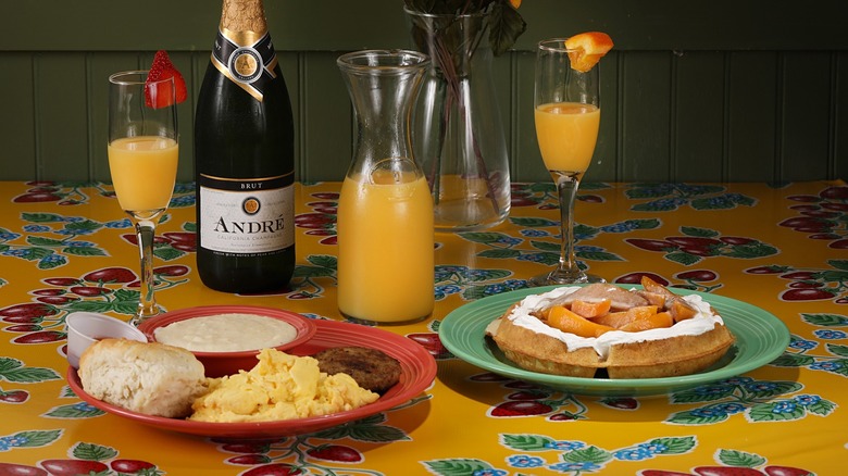 breakfast foods with mimosas