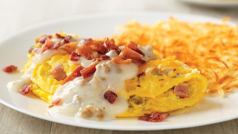 omelet with hash browns