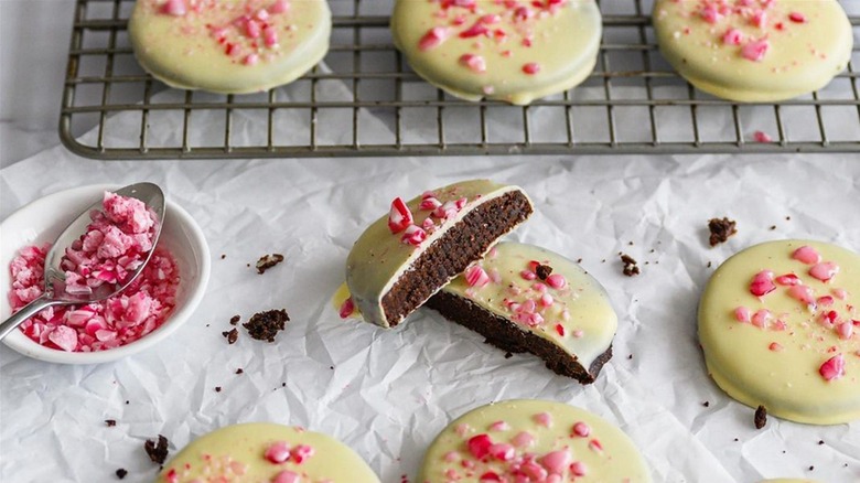 Peppermint bark cookies