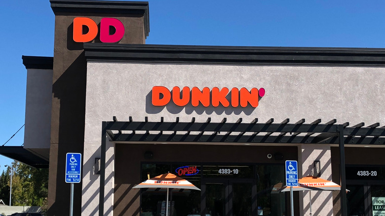 Dunkin' drive-thru