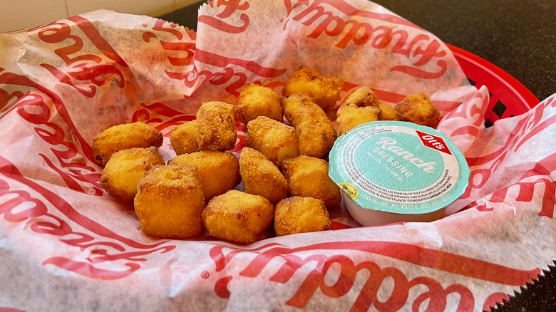 Freddy's cheese curds and ranch dressing