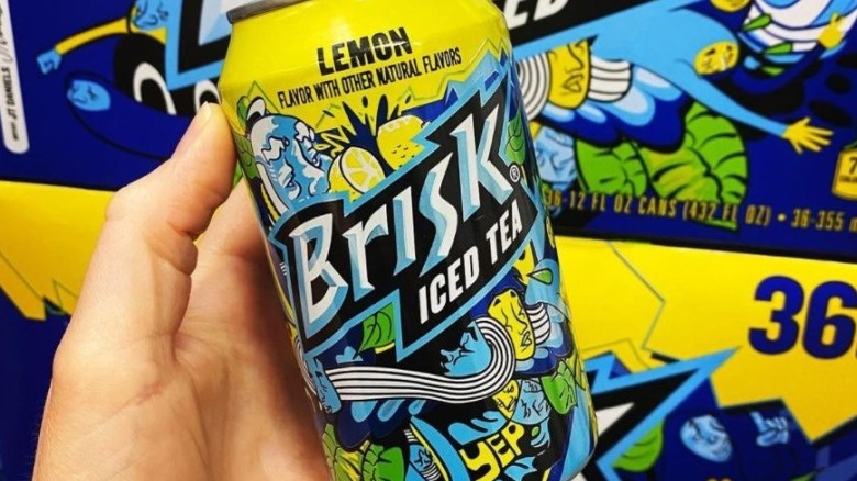 Can of Brisk iced tea lemon flavor