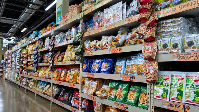 trader joe's popcorn chips aisle