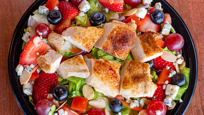 berry salad grilled chicken