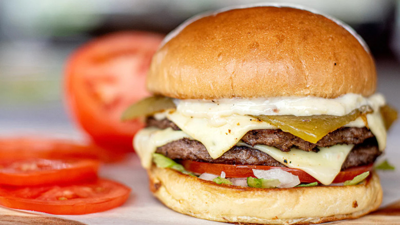 green chile cheeseburger