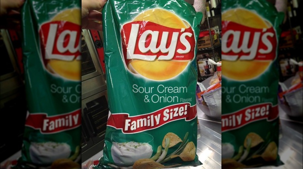 Lay's Sour Cream & Onion Flavored Potato Chips