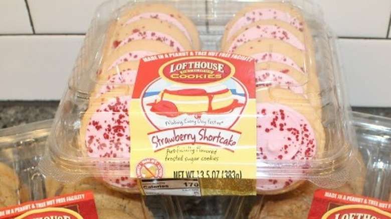 Lofthouse's strawberry shortcake cookies