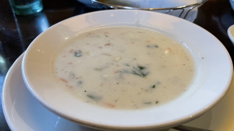 olive garden appetizer creamy soup bowl