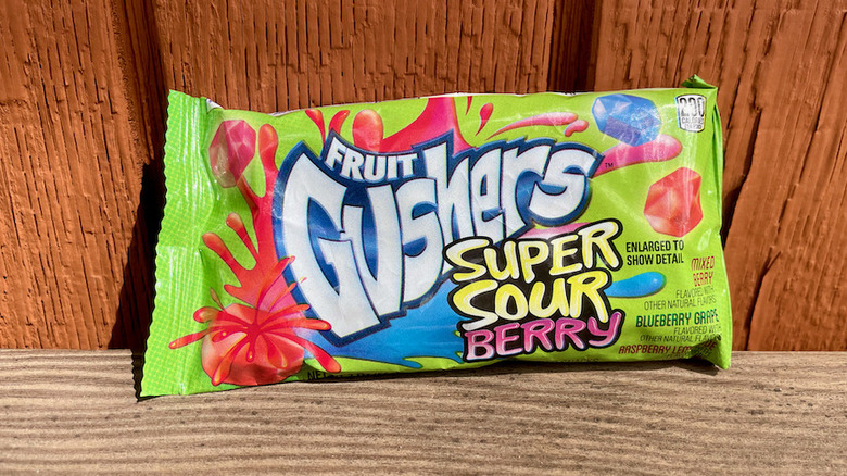 Fruit Gushers Super Sour Berry