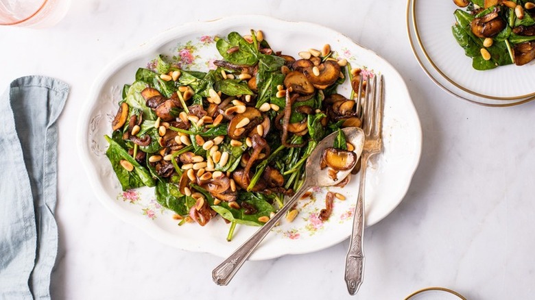 wilted spinach salad