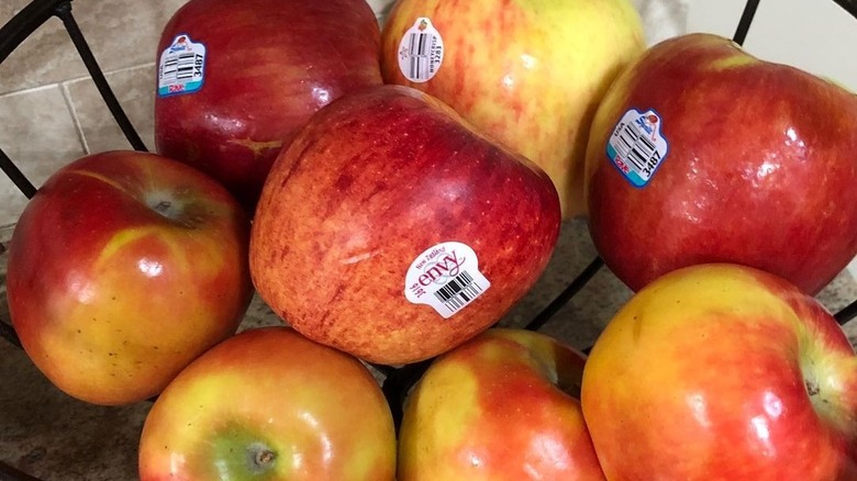 Apple varieties in a metal bowl