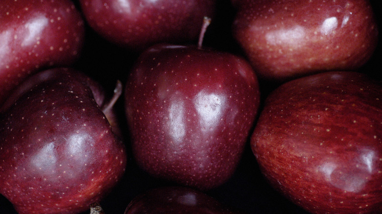 Red Delicious apples