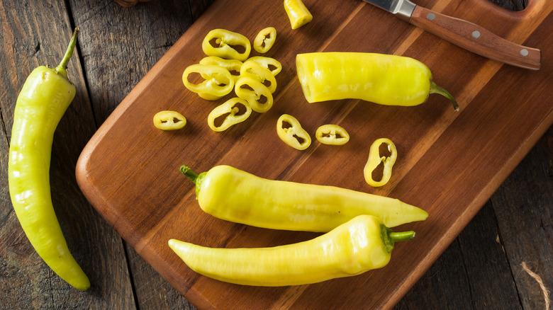 Sliced banana peppers