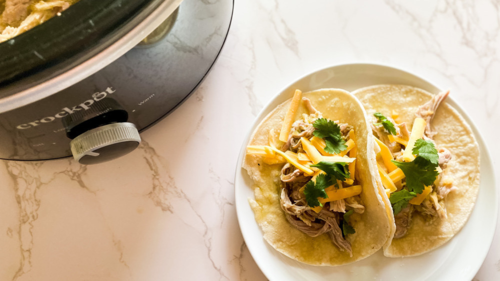 Slow cooker pork green chili