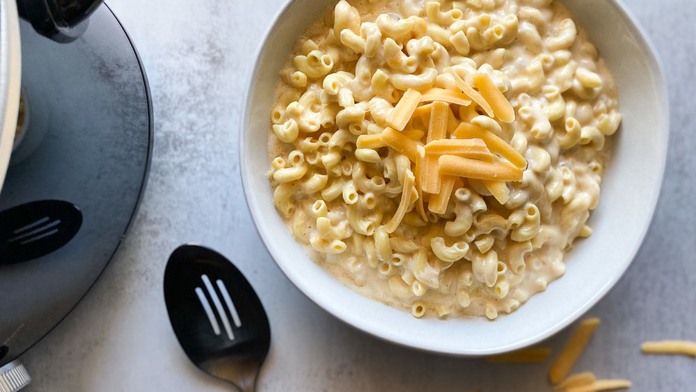 Slow cooker mac and cheese