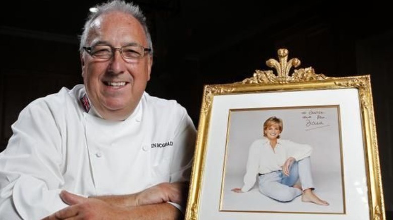 Chef Darren McGrady with photo of Princess Diana 