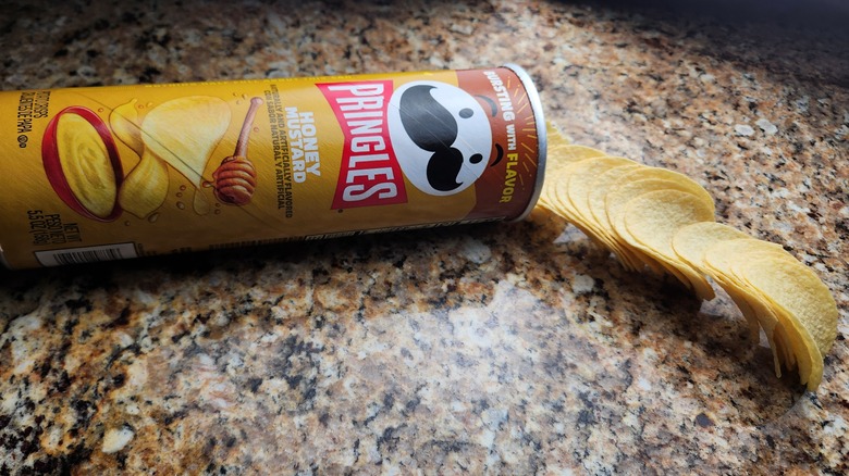 Honey Mustard Pringles tube and chips