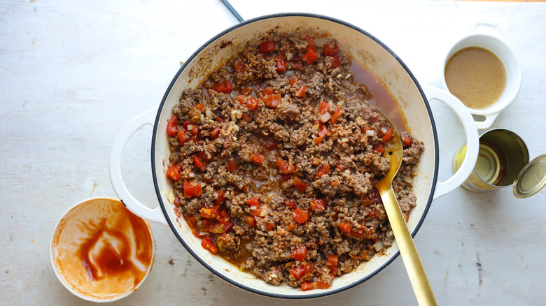 cooked ground beef with tomatoes