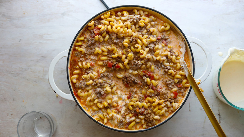 beef with pasta in sauce