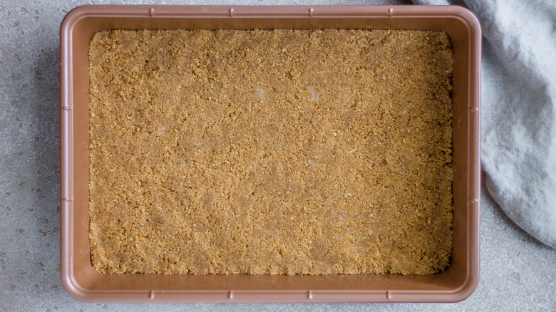 graham cracker crust for pumpkin cheesecake