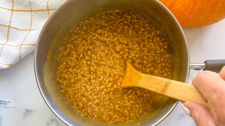 oatmeal in pot 