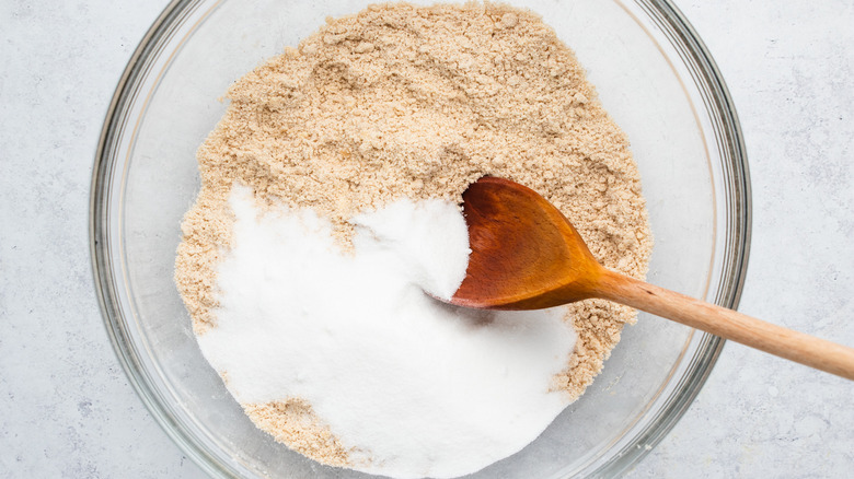 flour and sugar in bowl