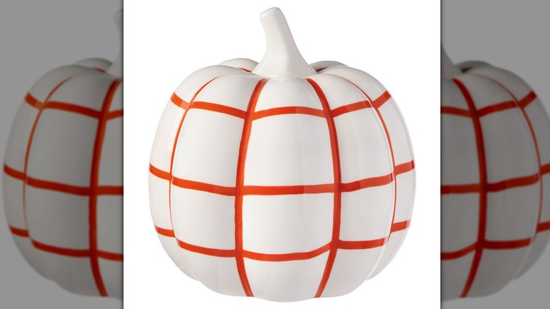 white and orange ceramic pumpkin