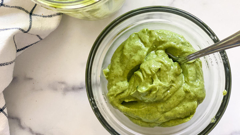 avocado sauce in bowl