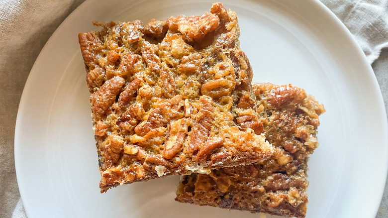 pecan pie bars sliced