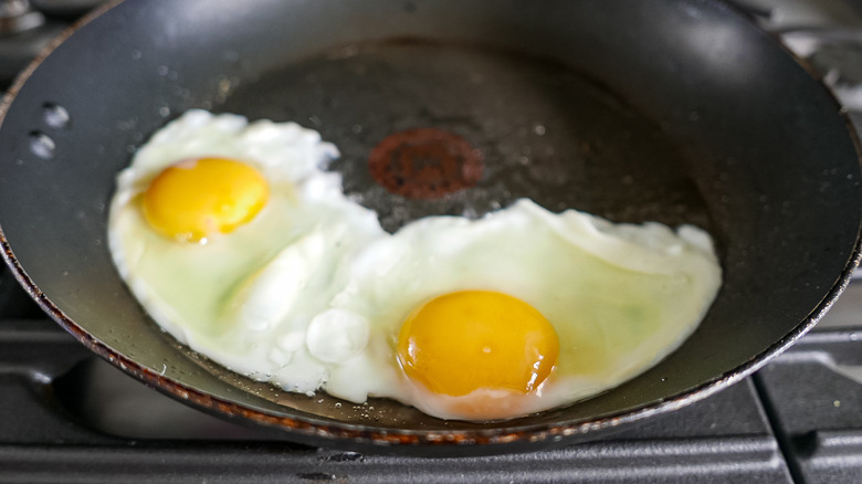 eggs in skillet 