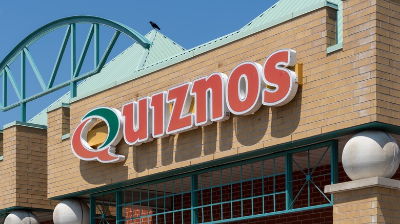 Quiznos sign outside restaurant