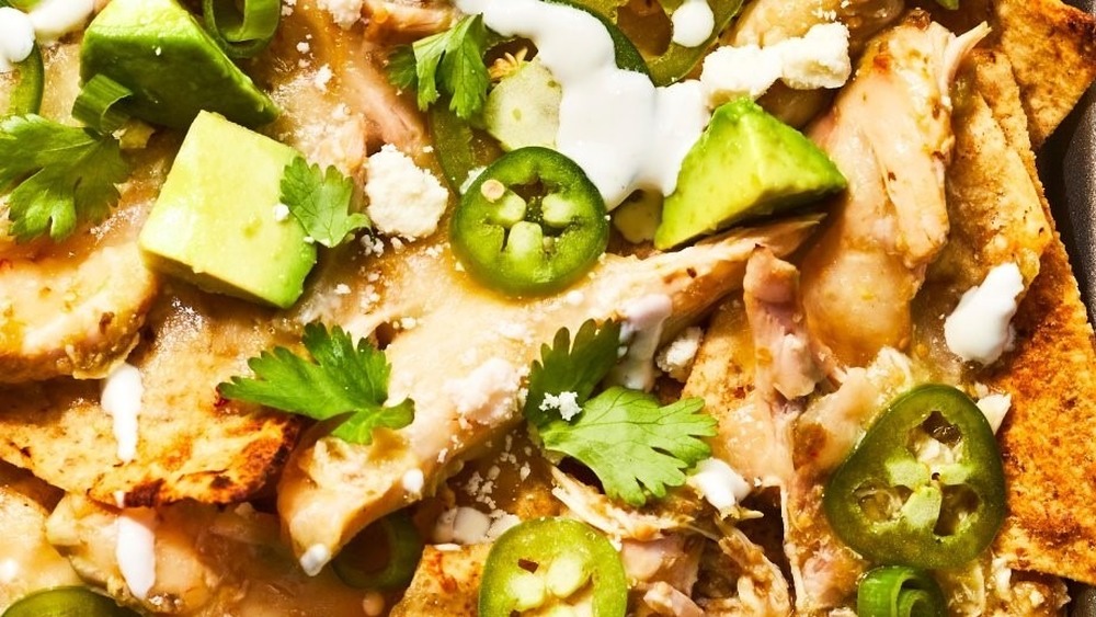 Rachael Ray's rotisserie chicken nachos