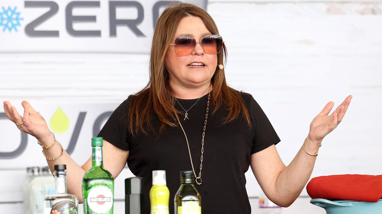 Rachael Ray wearing sunglasses