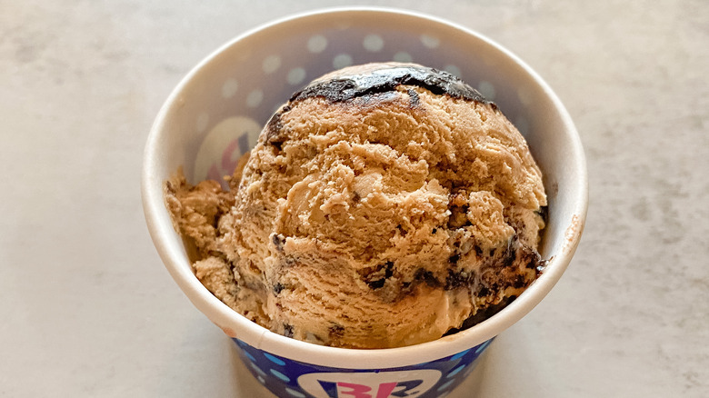 scoop oreo n' cold brew ice cream