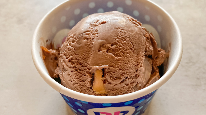 scoop peanut butter n' chocolate ice cream