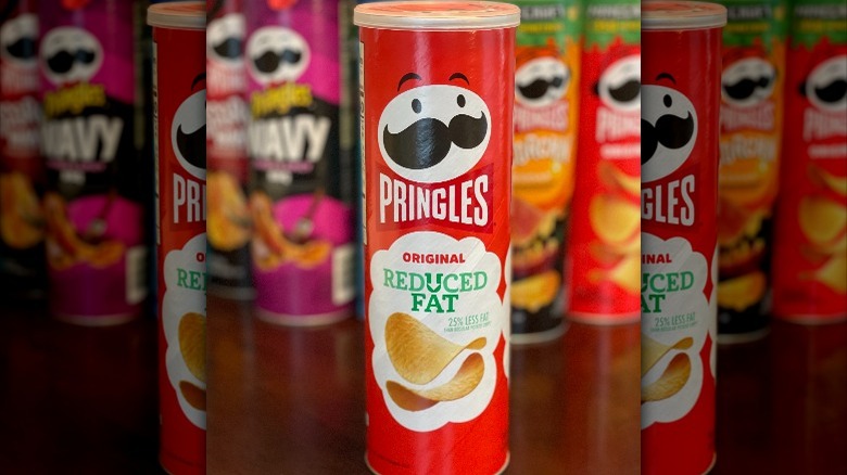 Reduced fat pringles chip can