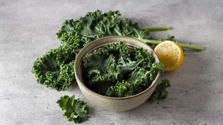 whole leaf and chopped kale